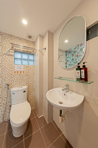 Bathroom 2, LangX Ba Trieu, Hoàn Kiếm