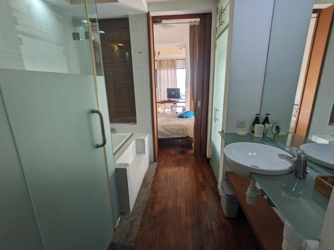 Bathroom 3, Peninsula Semantan Suites, Kuala Lumpur