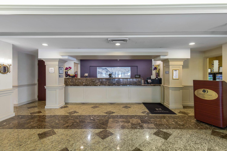Public Area 2, DoubleTree by Hilton Downtown Wilmington - Legal District, New Castle