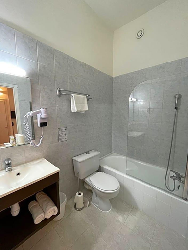 Bathroom 3, Hotel Posta Vecchia, Haute-Corse