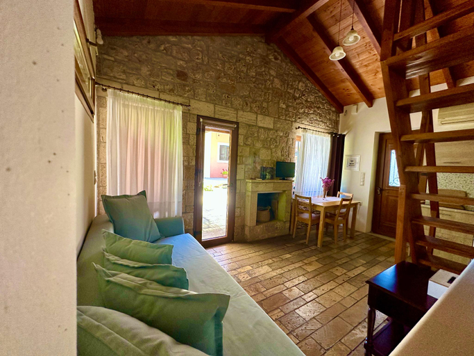 3, Genari Beach Apartments -Garden view Apartment, West Greece