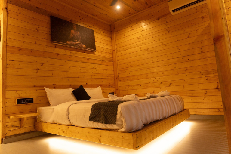Room 5, Tranquillo By The Beach - Luxury Wooden, North Goa