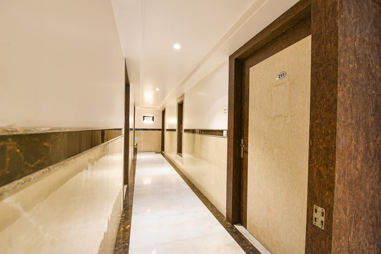 Lobby 5, FabHotel The Nilsa, Delhi