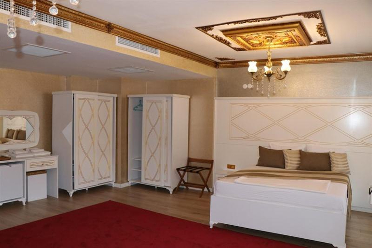 Bedroom 1, Aksu Otel, Aliağa