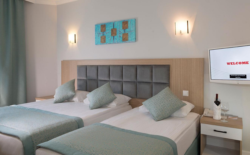 Bedroom 3, Adonis Hotel, Antalya