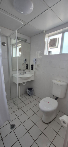 Bathroom 5, Molong Motor Inn, Cabonne