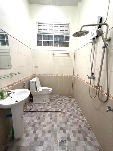 Bathroom 3, The Betong Life Guesthouse, Batong