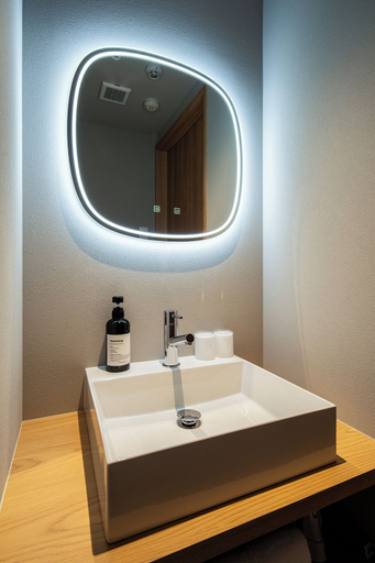 Bathroom 5, Section L Shimbashi West, Minato