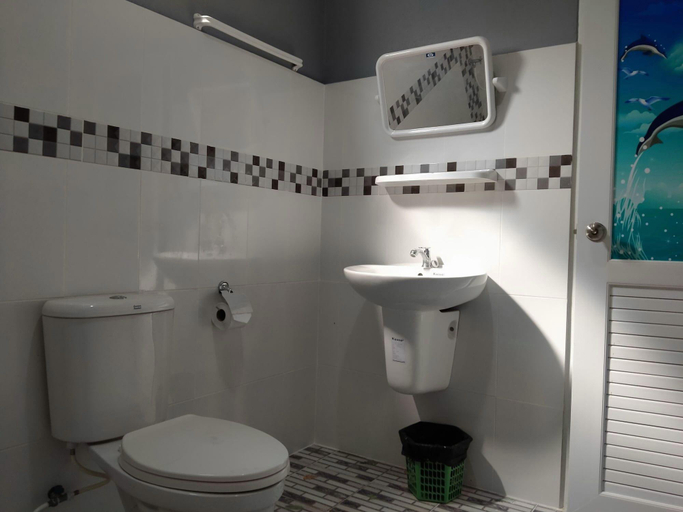 Bathroom 4, Khaolak C-nior Bungalows, Takua Pa