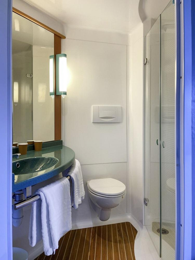 Bathroom 3, B&B Hotel Thionville Yutz Route Du Luxembourg, Moselle