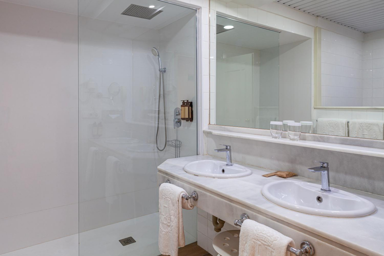 Bathroom 5, Hotel Jerez & Spa, Cádiz