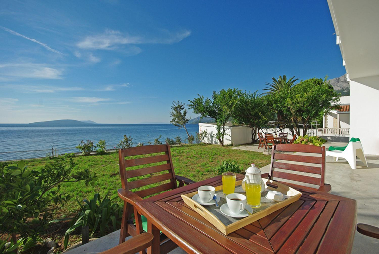 Others 3, Beachfront Apartment, Gradac