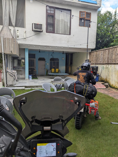 Others 5, Backpackers Station, Samba