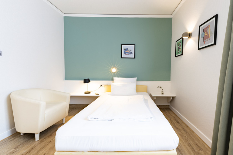 Bedroom 2, Garner Hotel ASCHAFFENBURG by IHG, Aschaffenburg
