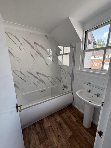 Bathroom 4, Ipswich Inn, Suffolk