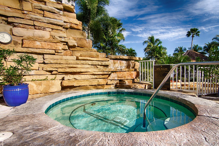 Sport & Beauty 5, Pointe Estero Resort, Lee