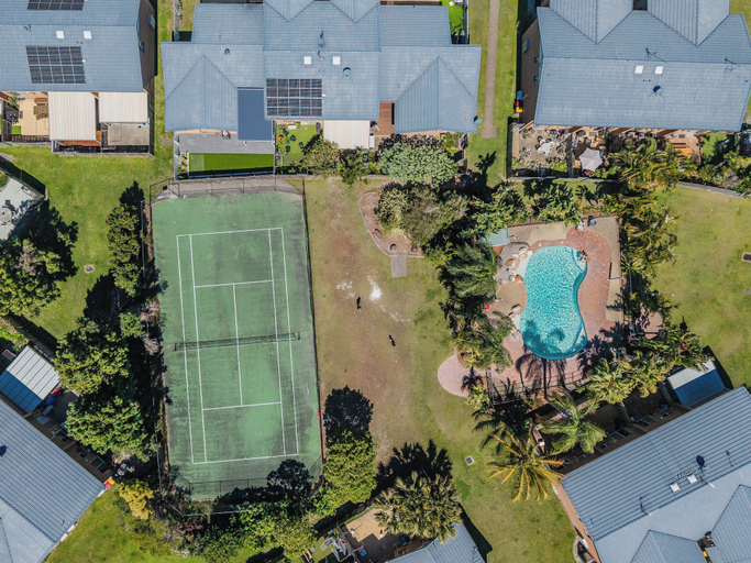 Tennis court, Kirra Shores Coastal Hideaway