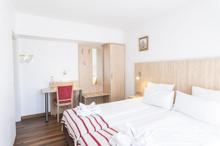 Bedroom 4, Hotel Hansa, Stuttgart