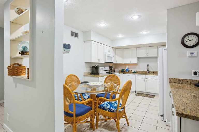 Private kitchen 2, Luxe Oceanfront Retreat: St. Aug Hibiscus D202, Saint Johns