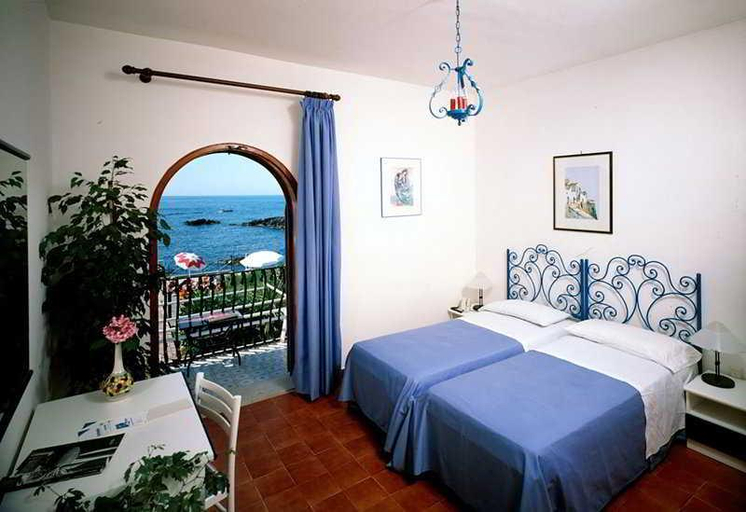 Bedroom 2, Nike Hotel, Messina