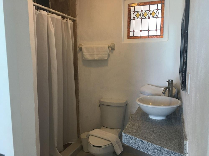 Bathroom 5, Cancun Plaza Condos, Benito Juárez