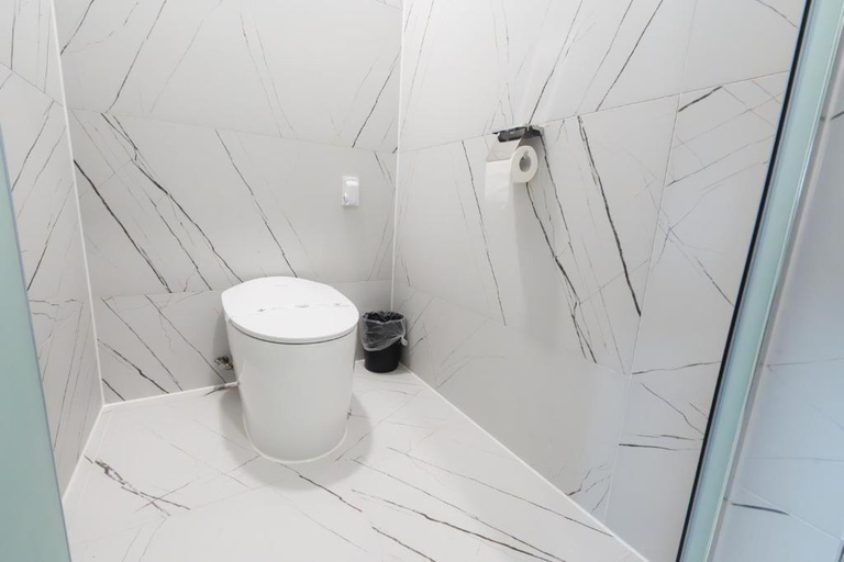 Bathroom 3, Dongho Beach Hotel, Gochang