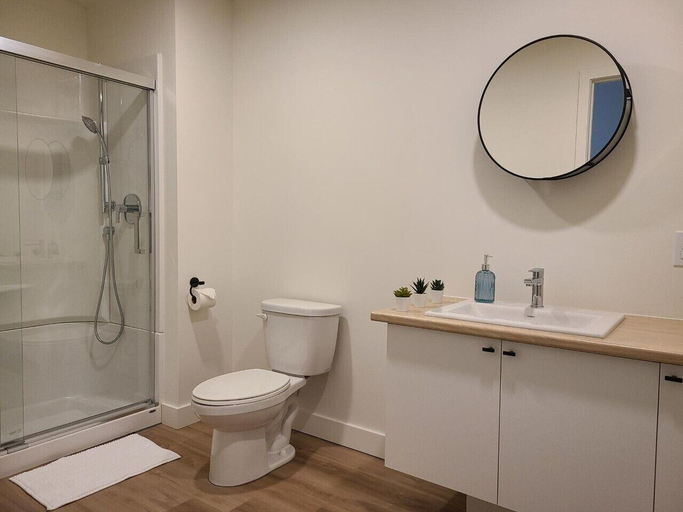 Bathroom 3, APPART-HOTEL L'UNI, Communauté-Urbaine-de-Québec