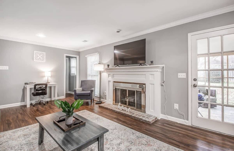 Living area 2, Walnut Bend Bliss, Shelby