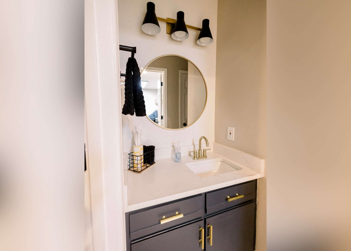 Bathroom 4, Suite Dreams Condo for 4, Taney