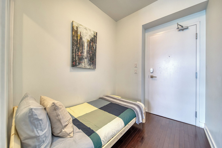 Room 3, Maple Suites Toronto Downtown, Toronto