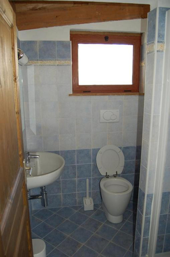 Bathroom 4, Shackleton Chalet, Torino