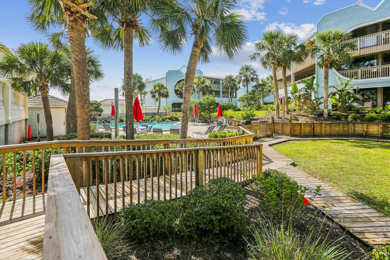 Exterior 2, View Ocean & Racquet 8315, Saint Johns