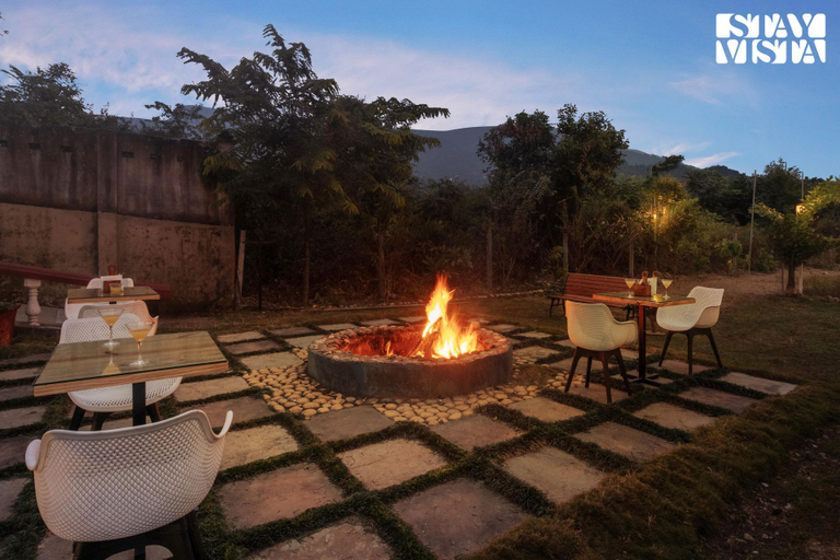 Food & Drinks 4, StayVista at SilverSpring Cottage, Dehradun