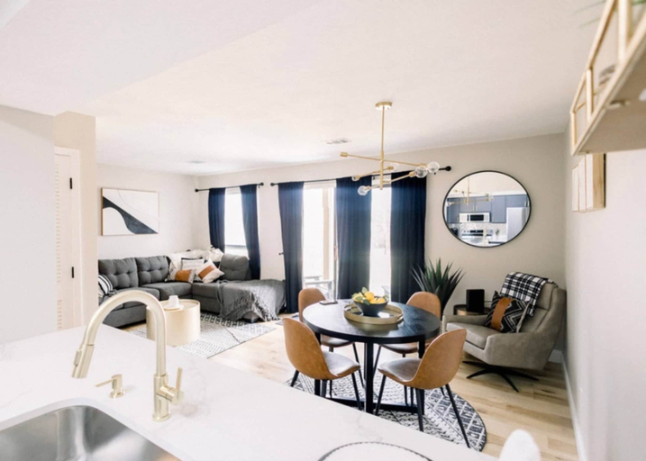 Living area 2, Suite Dreams Condo for 4, Taney