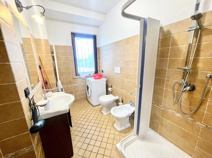 Bathroom 4, Charming villa in Umbria - sleeps 24 - lake view - Pool, jacuzzi and events room, Viterbo