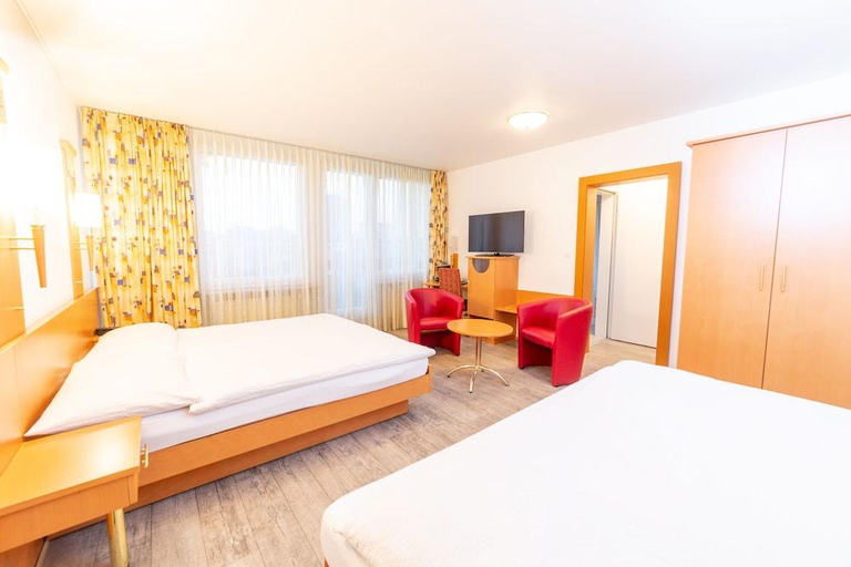 Bedroom 3, Hotel Alexander, Basel