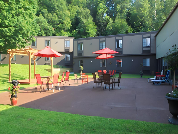 Exterior & Views 2, Fireside Inn & Suites West Lebanon, Grafton