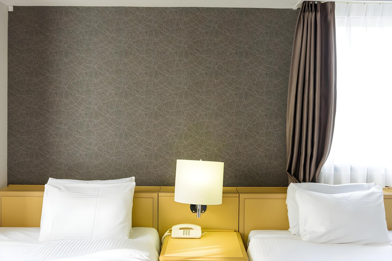Bedroom 2, Surestay Plus Hotel By Best Western Shin-Osaka, Osaka