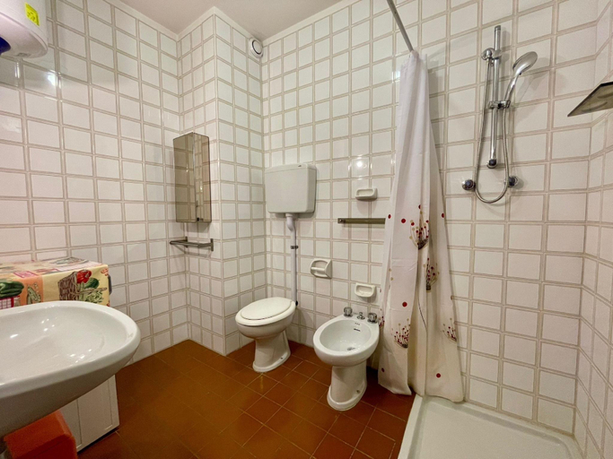 Bathroom, Apartment In Excellent Location For 6 People, Venezia