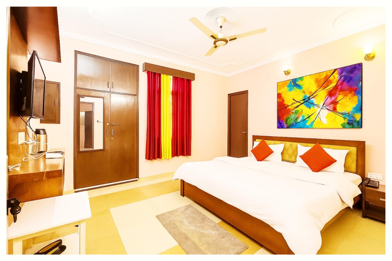 Bedroom 4, Goroomgo Hill View Homes Near Near Mall Road Bhimtal, Nainital