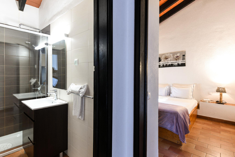 Bathroom 4, Pedras Da Rainha, Alcoutim