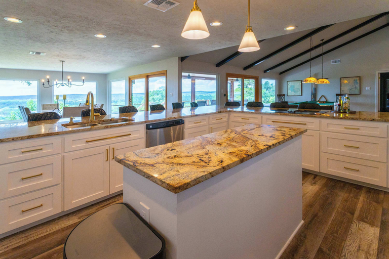 Private kitchen 2, Valley View Retreat for 10, Hays