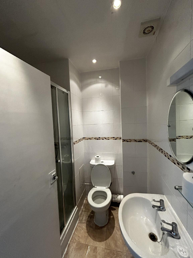 Bathroom, Birchfield Hotel, North Somerset