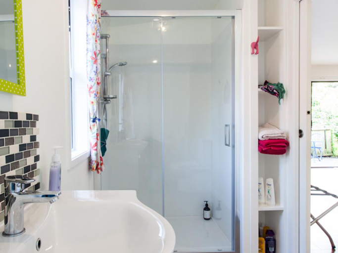 Bathroom 4, Waimoana Garden Accommodation, Whangarei
