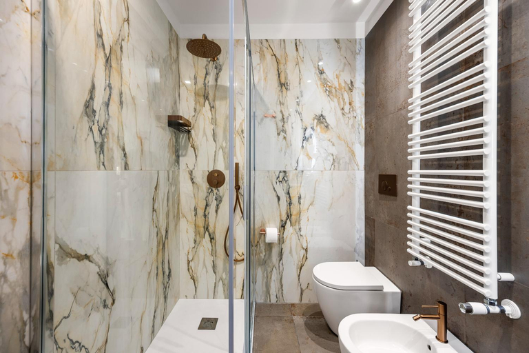 Bathroom 4, Casta Diva Fervore Apartments, Palermo