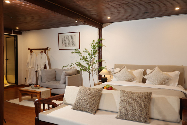 Room 5, Yulong Sadhu Inn, Lijiang