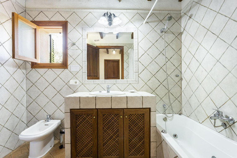 Bathroom 4, CAN SALAT, Baleares