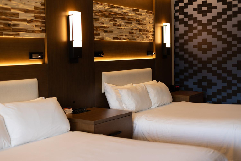 Bedroom 3, Little Creek Casino Resort, Mason