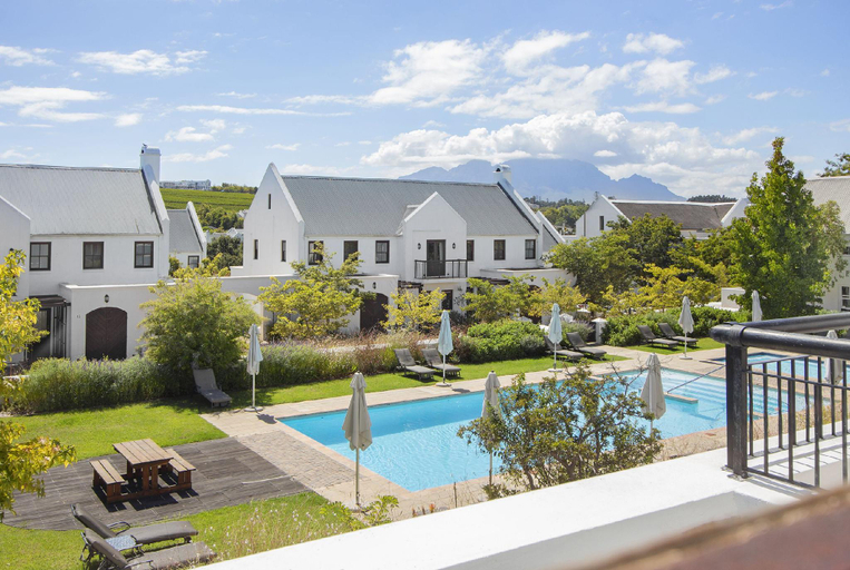 Sport & Beauty 2, Winelands Golf Lodges 17 at De Zalze, Cape Winelands