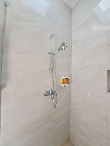 Bathroom 4, Paddy Villa Sanur, Denpasar